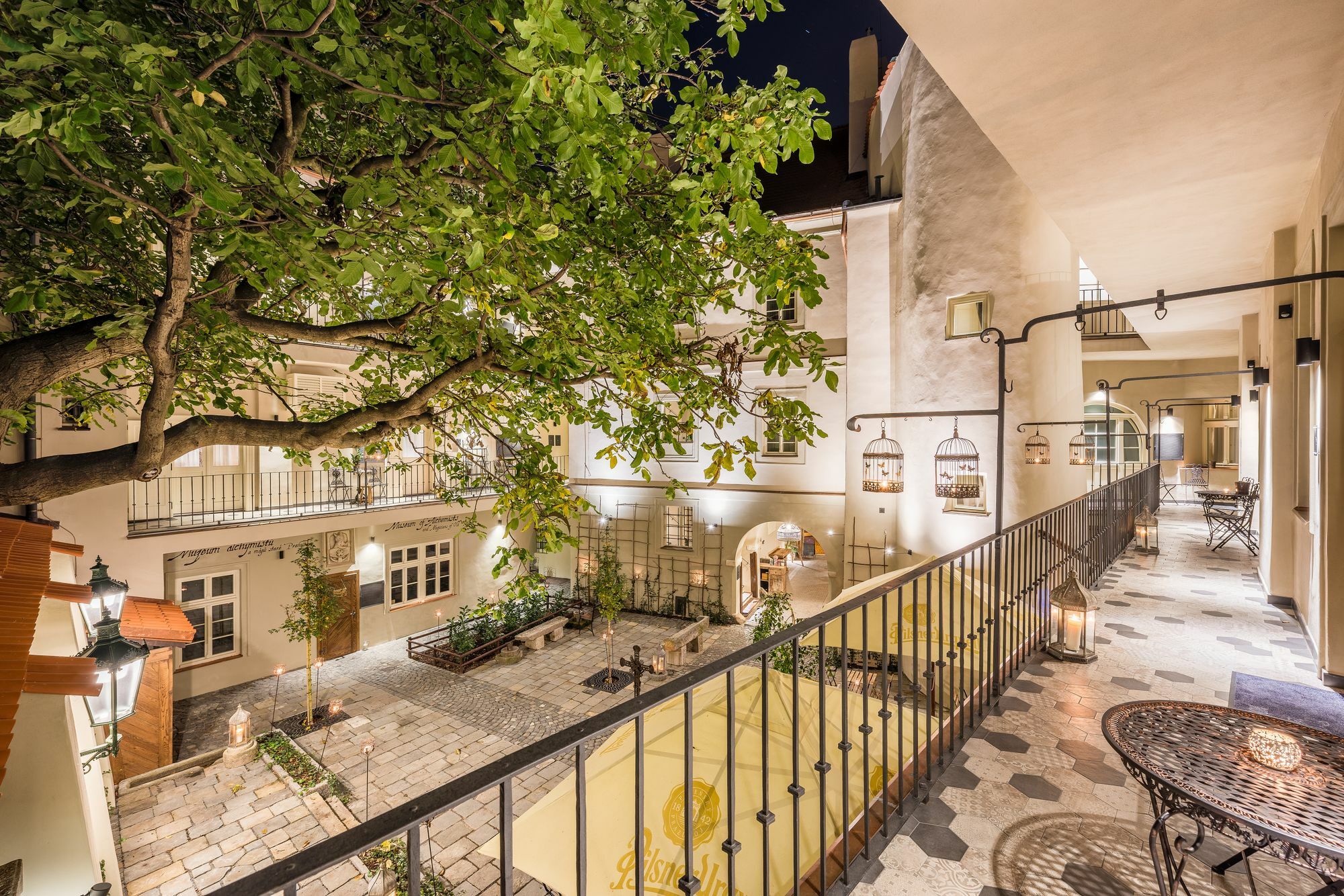 Mooo By The Castle Aparthotel 4*